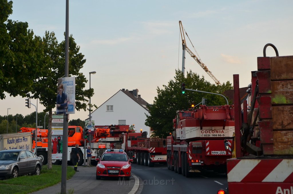 Kran drohte umzustuerzen Koeln Porz Zuendorf Hauptstr P067.JPG - Miklos Laubert